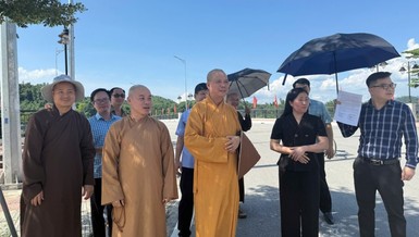 Đoàn khảo sát địa điểm đặt Văn phòng đại diện của GHPGVN tỉnh tại P.Bắc Kạn