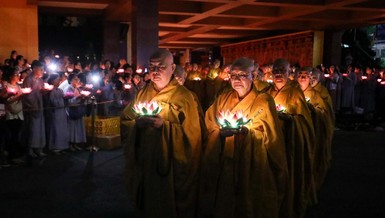 Lễ hoa đăng mùa Vu lan - Báo hiếu Phật lịch 2568 tại Việt Nam Quốc Tự