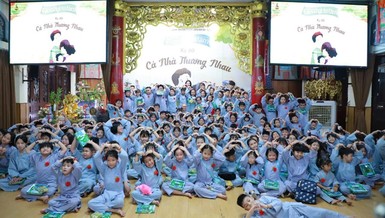 300 em tu sinh tham gia Khóa tu Gieo hạt từ tâm tại Quan Âm tu viện