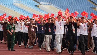 Khối đại đoàn kết các dân tộc Việt Nam diễu hành