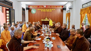 Gặp gỡ thân mật Ban Thường trực Ban Trị sự tỉnh ở hai khu vực