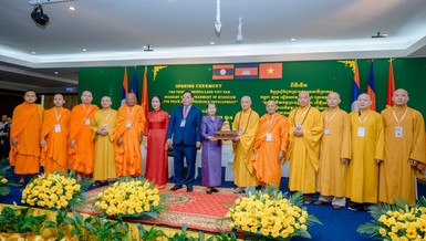 Đoàn GHPGVN tại Hội nghị Lãnh đạo Phật giáo ba nước Việt Nam - Lào - Campuchia lần thứ III
