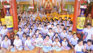 Khai mạc khóa tu mùa hè "Con về bên Phật" tại chùa Bảo Tịnh, tỉnh Hậu Giang