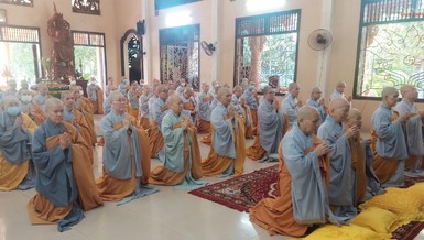 Chư Tăng, Ni quận 12 tác pháp Tự tứ kết thúc khóa An cư kiết hạ 