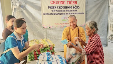 Phiên chợ 0 đồng cho người khó khăn tại chùa Thiền Giác