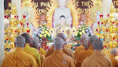 Chư Tăng tác pháp Tự tứ, kết thúc khóa An cư kiết hạ tại trường hạ chùa Quảng Đức, Q.12, TP.HCM