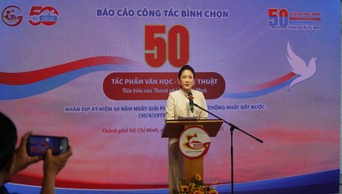 Phó Giám đốc Sở Văn hóa và Thể thao TP.HCM Nguyễn Thị Thanh Thúy chia sẻ về quá trình tổ chức, tiêu chí và các bước tuyển chọn tác phẩm văn học - nghệ thuật tiêu biểu của Thành phố