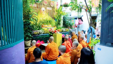 Lễ đài tư gia Phật tử tại hẻm 113 đường Trần Văn Đang, TP.HCM