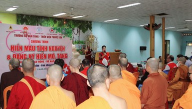 Đây là lần đầu tiên thiền viện Phước Sơn tổ chức hiến máu nhân đạo và đăng ký hiến mô, tạng cứu người