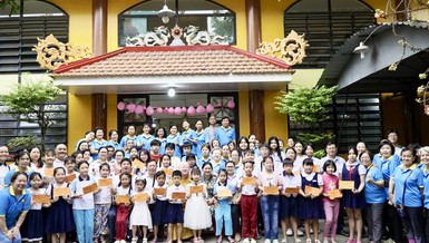 Câu lạc bộ Hành Trình Xanh chùa Liên Hoa do Hòa thượng Thích Duy Trấn thành lập vào tháng 7-2016