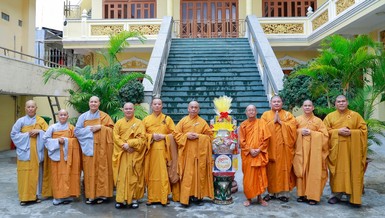 Ban Trị sự GHPGVN Q.Bình Thạnh chúc khánh tuế Hòa thượng Thích Minh Giác