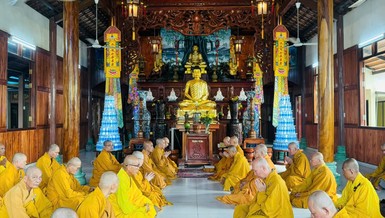 Chư Tăng H.Bình Chánh Bố-tát thính giới chung tại chùa Từ Vân (xã Vĩnh Lộc B)