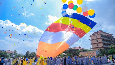 Long trọng Lễ thượng Đạo kỳ chào mừng Đại lễ Vesak Liên Hiệp Quốc 2025 - Ảnh: Tâm Quý