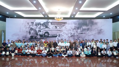 Niềm hoan hỷ trong buổi họp mặt thân mật của chư tôn đức Ban Thông tin - Truyền thông GHPGVN TP.HCM và các đơn vị, tình nguyện viên phụng sự Lễ chiêm bái xá-lợi Trái tim Bồ-tát Thích Quảng Đức tại Việt Nam Quốc Tự - Ảnh: Trung Thắng