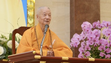 [TRỰC TUYẾN] Đức Pháp chủ GHPGVN giáo giới cho Tăng Ni tại khóa huân tu tập trung Phật lịch 2567