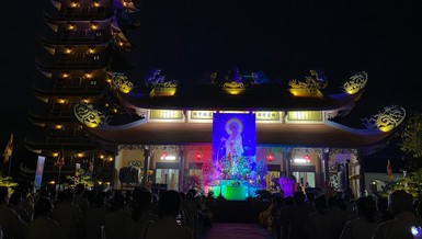 Lung linh đêm hội Quán Thế Âm