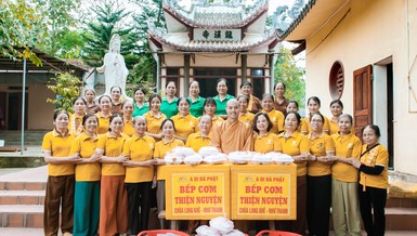 Các thành viên của "Bếp cơm thiện nguyện"