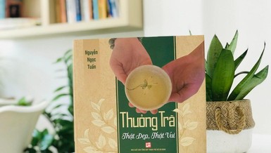 Tác phẩm "Thưởng trà thật đẹp thật vui" của nghệ nhân Nguyễn Ngọc Tuấn