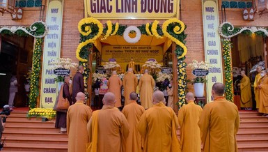 Trung ương GHPGVN viếng tang Ni trưởng Thích nữ Như Ngọc tại chùa Phước Huệ