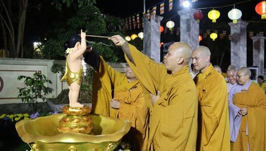 Tịnh xá Linh Sơn và tịnh xá Trung Tâm tổ chức Đại lễ Phật đản Phật lịch 2566 