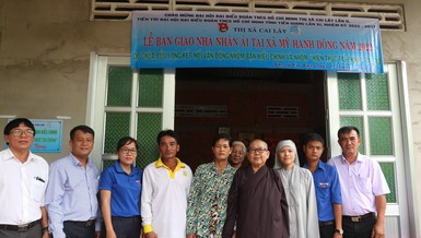 Tiền Giang: Chùa Bửu Long bàn giao nhà nhân ái tại xã Mỹ Hạnh Đông, thị xã Cai Lậy