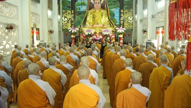 Quang cảnh buổi lễ Tự tứ của chư Ni Phật giáo huyện Bình Chánh tại chùa Phước Thiện