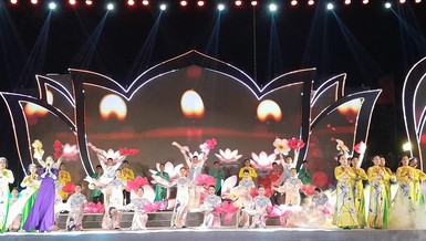 Chương trình nghệ thuật “Thắp sáng tri ân mùa Vu lan” tại Nghệ An