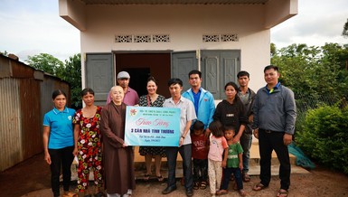 Hội từ thiện chùa Long Phước trao tặng 3 căn nhà tình thương