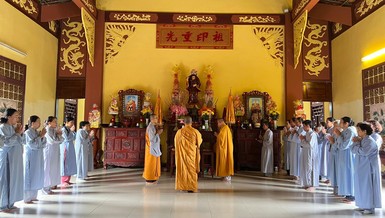 Khóa tu "Một ngày niệm Phật" tại chùa Trúc Lâm