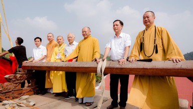 Thượng lương đặt long cốt ngôi Tam bảo