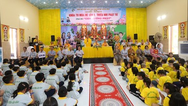 Quang cảnh lễ khai mạc khóa tu