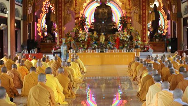 Quang cảnh buổi lễ tạ pháp của chư Tăng Ni tỉnh Phú Yên tại chùa Bảo Tịnh