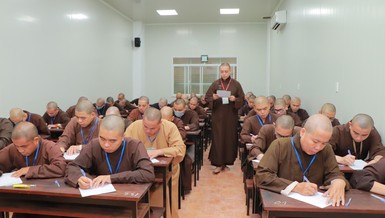 Kỳ thi học kỳ tại Trường Trung cấp Phật học TP.HCM diễn ra từ ngày 18-9 đến 23-9