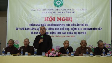 Thượng tọa Thích Đạo Không, Phó Trưởng ban kiêm Chánh Thư ký Ban Trị sự GHPGVN tỉnh Quảng Trị triển khai bản Hiến chương GHPGVN sửa đổi lần VII