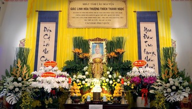 Giác linh đài cố Hòa thượng Thích Thanh Ngọc tại chùa Khuông Việt