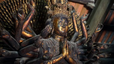 Phật Bà nghìn mắt nghìn tay là hình tượng đặc biệt về ý nghĩa tinh thần cũng như nghệ thuật trong điêu khắc truyền thống Phật giáo Việt Nam