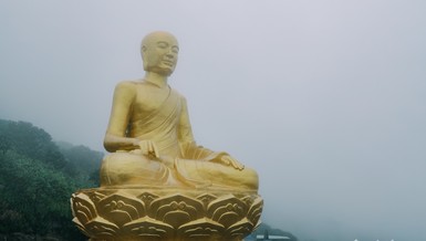 Tôn tượng Phật hoàng Trần Nhân Tông - Ảnh: Phùng Anh Quốc