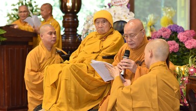 Trưởng lão Hòa thượng - Thiền sư Thích Thanh Từ quang lâm chứng minh Lễ tưởng niệm 715 năm Đức Phật hoàng Trần Nhân Tông nhập Niết-bàn