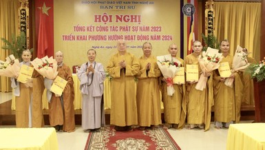 Ban Trị sự GHPGVN tỉnh Nghệ An trao quyết định bổ nhiệm trụ trì 5 chùa trên địa bàn