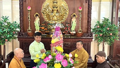 Ban Tôn giáo TP.HCM chúc Tết đến Tăng Ni, Phật tử Q.8 và H.Hóc Môn