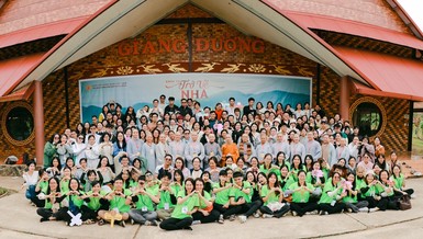 Hơn 300 bạn trẻ tham gia khóa tu "Trở về nhà" tại chùa Di Đà, tỉnh Lâm Đồng