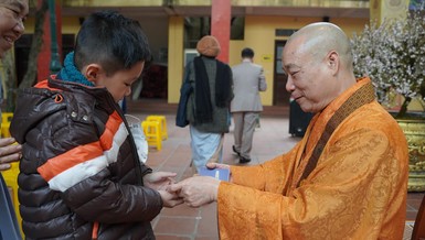Hà Nội: Các đạo tràng Phật tử về chùa Bằng đảnh lễ Hòa thượng Thích Bảo Nghiêm
