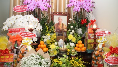 Giác linh đài Trưởng lão Hòa thượng Thích Thanh Vân