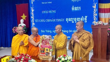 Hòa thượng Thích Thiện Thạnh chúc Tết Chôl Chnăm Thmây năm 2024 đến Trưởng lão Hòa thượng Tăng Nô