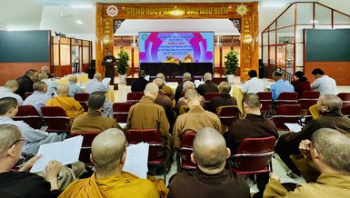 Quang cảnh phiên họp