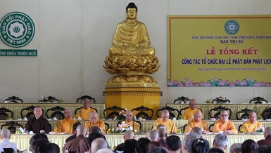 Hội nghị tổng kết công tác tổ chức Đại lễ Phật đản Phật lịch 2568 của Ban Trị sự GHPGVN tỉnh Thừa Thiên Huế diễn ra tại giảng đường chùa Từ Đàm