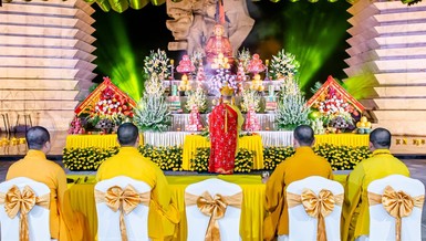 Khóa lễ cầu siêu anh linh anh hùng liệt sĩ, chiến sĩ trận vong tại Nghĩa trang Liệt sĩ TP.Thanh Hóa, tỉnh Thanh Hóa