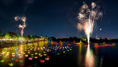 Rực rỡ Đêm hội hoa đăng mừng Vu lan tại chùa Hồng Phúc (Q.Kiến An, TP.Hải Phòng)