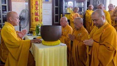 Chư hành giả an cư tại trường hạ chùa Pháp Thành tác pháp Tự tứ