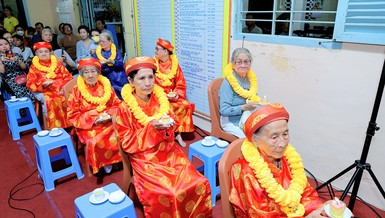 Mừng thọ các cụ già nhân lễ Vu lan tại chùa Hải Huệ (TP.Sa Đéc, Đồng Tháp)